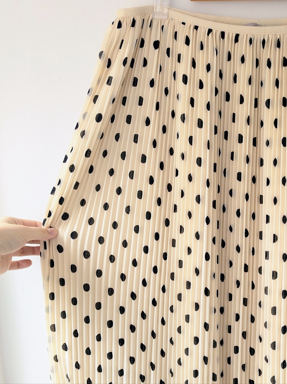 H&M Pleated Polka Dot Sheer Chiffon Maxi Skirt - Picture 7 of 13